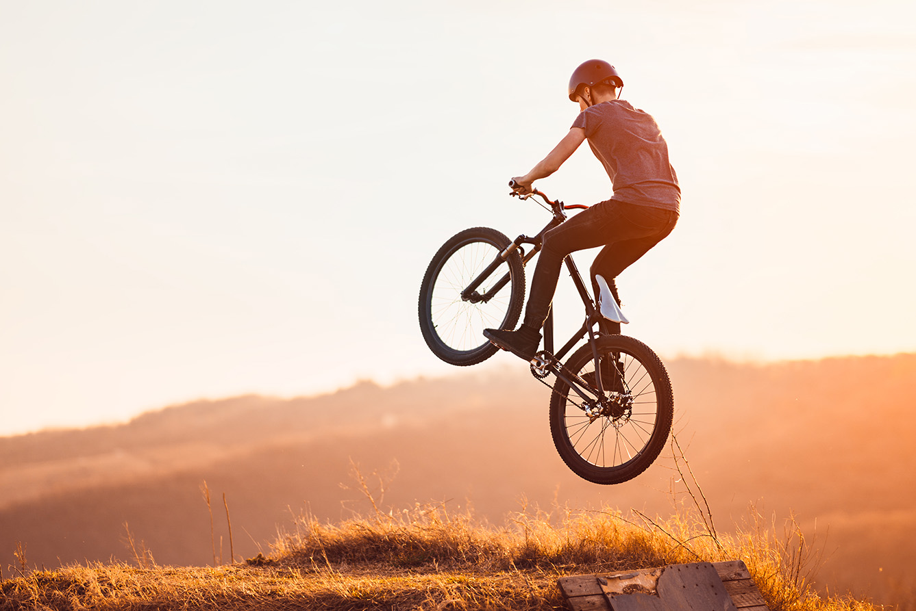 Porównanie rowerów DIRT i BMX – różnice i podobieństwa